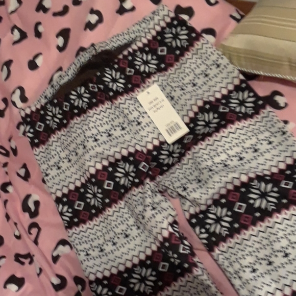2/$30 Cozy leggings - Picture 1 of 3